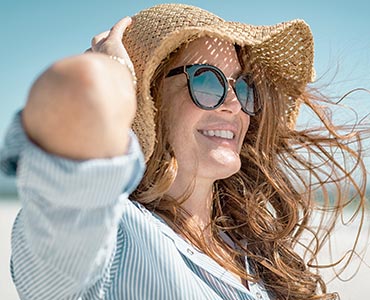 Jeune femme au soleil