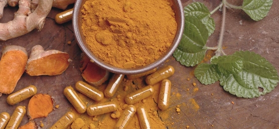 Curcuma et pipérine, le duo perdant-perdant ?